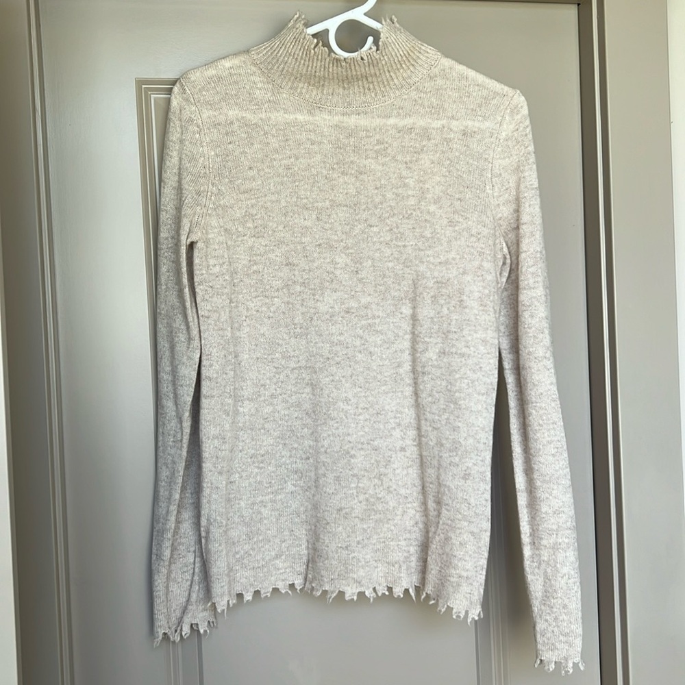 Fate lightweight turtleneck sweater, oatmeal beige, women’s sz M, cashmere blend